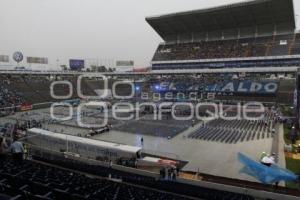 LLUVIA EN EL ESTADIO CUAUHTÉMOC