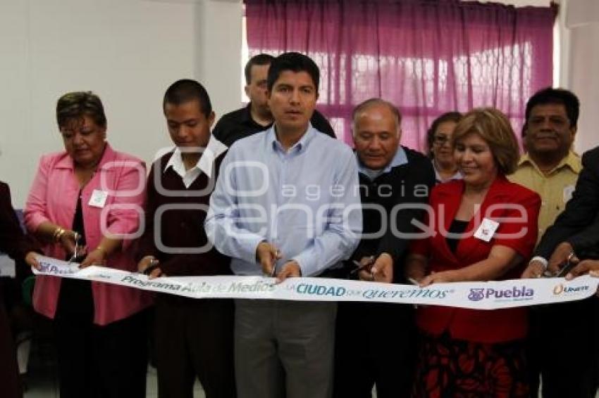 INAUGURAN AULA DE MEDIOS