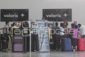 AEROPUERTO . VUELOS SUSPENDIDOS