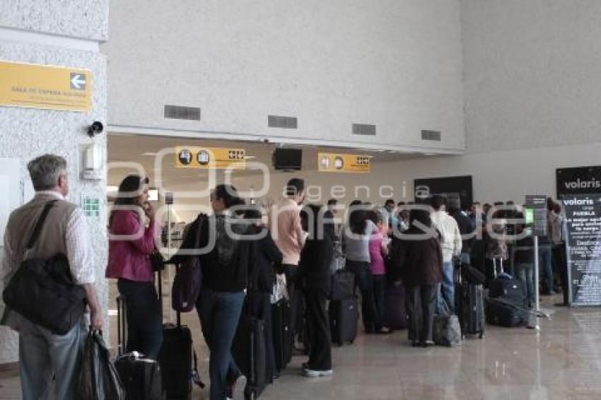 AEROPUERTO . VUELOS SUSPENDIDOS