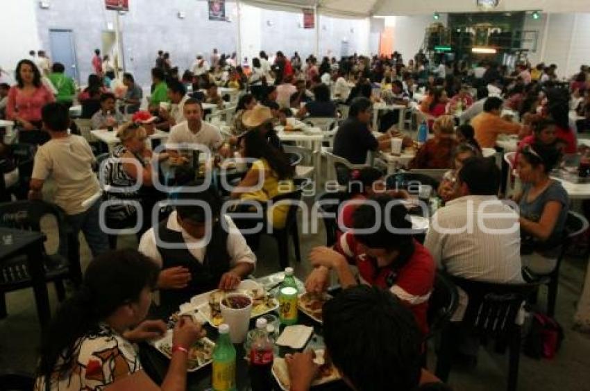 AFLUENCIA EN LA FERIA