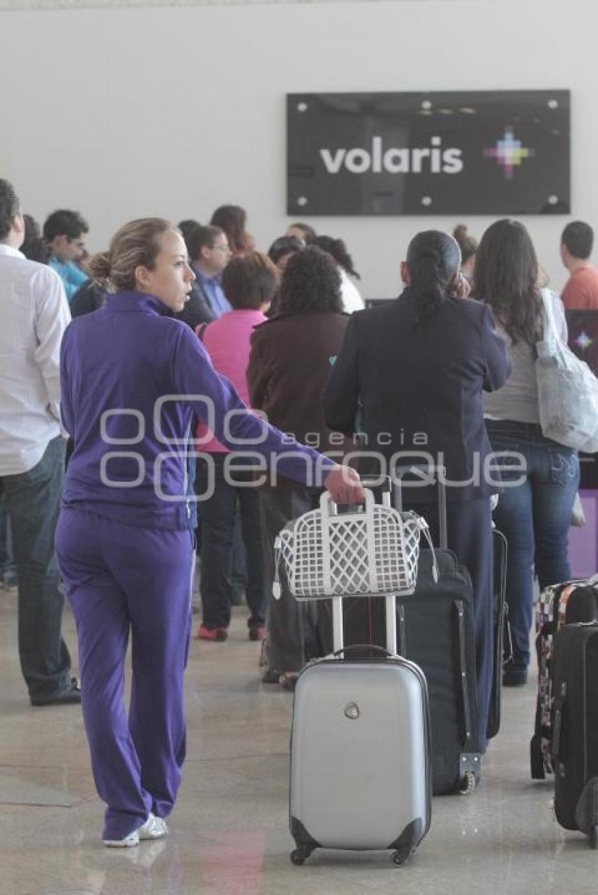 AEROPUERTO . VUELOS SUSPENDIDOS