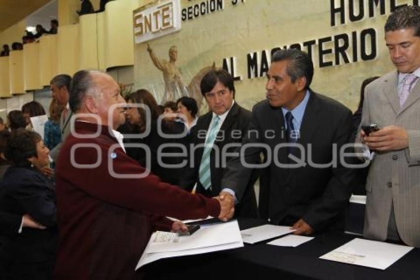 CELEBRA SNTE DÍA DEL MAESTRO