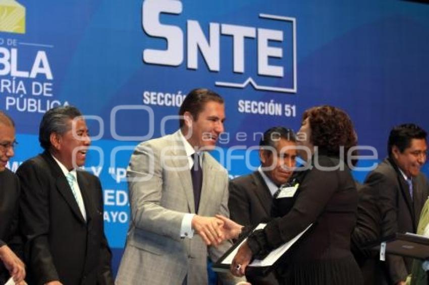 SNTE RECONOCE MAESTROS 40 AÑOS DE SERVICIO