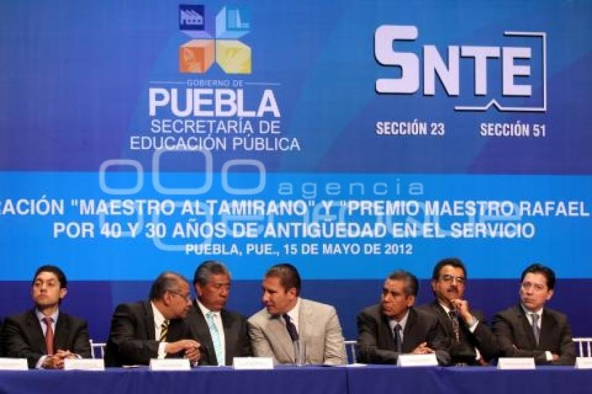 SNTE RECONOCE MAESTROS 40 AÑOS DE SERVICIO