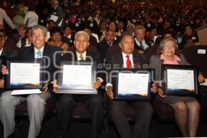 SNTE RECONOCE MAESTROS 40 AÑOS DE SERVICIO