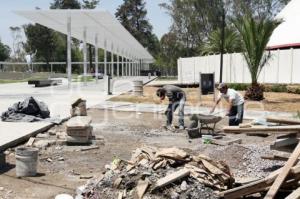 TRABAJOS EN LA ZONA DEL CENTRO EXPOSITOR