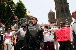 JESUSA RODRÍGUEZ PERSONIFICA Y FESTEJA A IGNACIO ZARAGOZA