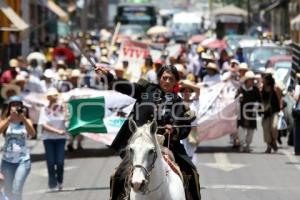 JESUSA RODRÍGUEZ PERSONIFICA Y FESTEJA A IGNACIO ZARAGOZA