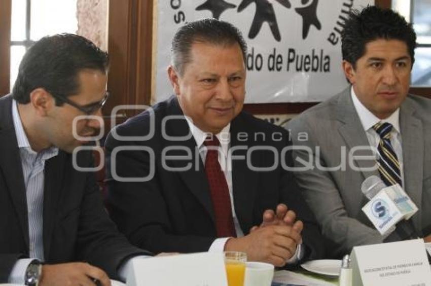 ASOCIACIÓN ESTATAL DE PADRES DE FAMILIA . UNIFORME ÚNICO