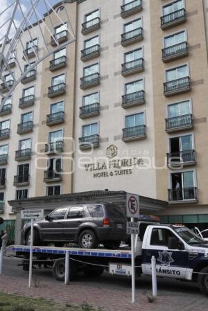 RETIRAN CAMIONETA SOSPECHOSA FRENTE A VILLA FLORIDA