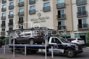 RETIRAN CAMIONETA SOSPECHOSA FRENTE A VILLA FLORIDA