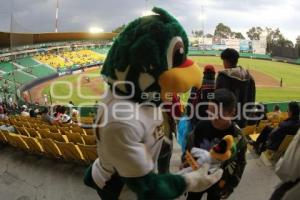 BEISBOL . PERICOS VS PETROLEROS