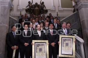 ENTREGA DE CÉDULA REAL A COMISIONADOS DE DERECHOS HUMANOS