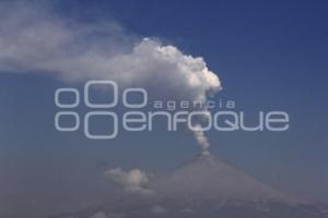 FUMAROLA VOLCÁN