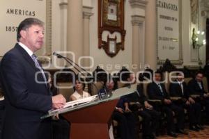 ENTREGA DE CÉDULA REAL A COMISIONADOS DE DERECHOS HUMANOS