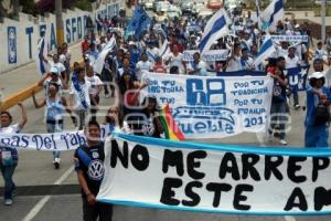 MARCHAN AFICIONADOS EN CONTRA DE HENAINE