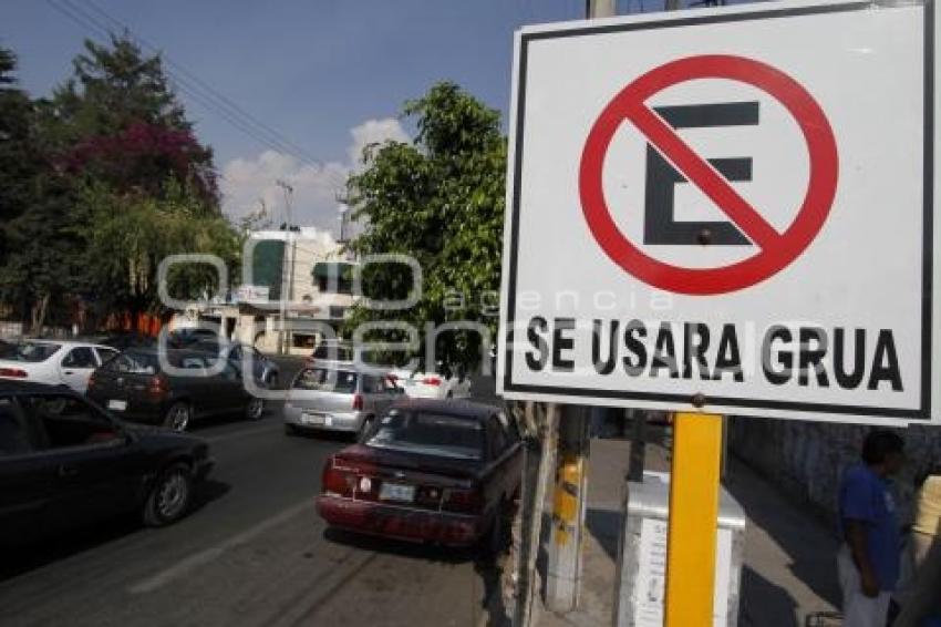 PROHIBEN ESTACIONARSE EN LA 25 ORIENTE PONIENTE