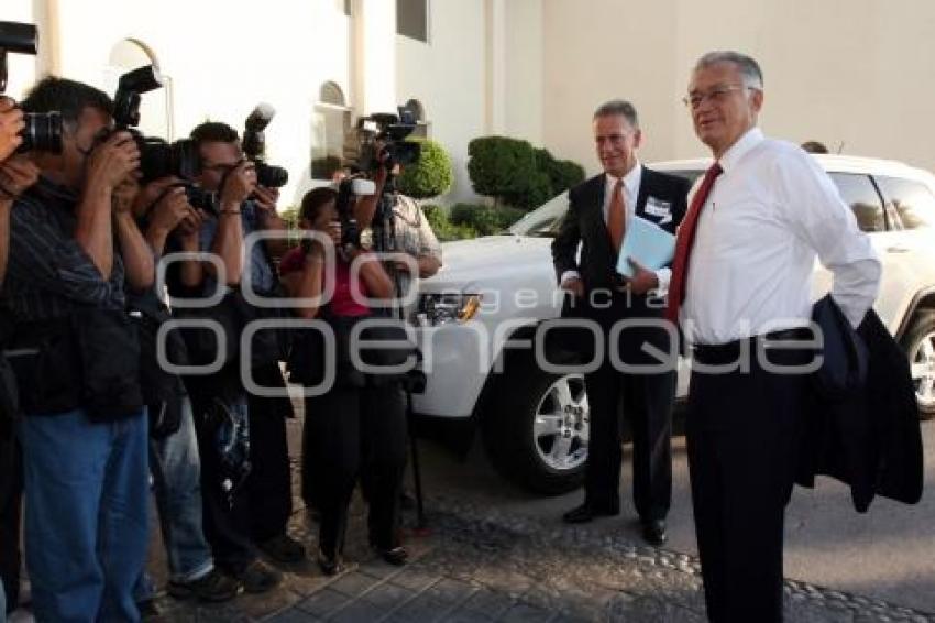 LLEGADAS DEBATE CANDIDATOS SENADO