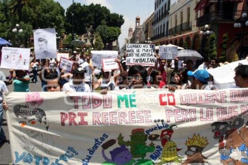 MARCHA ANTIPEÑA ZÓCALO