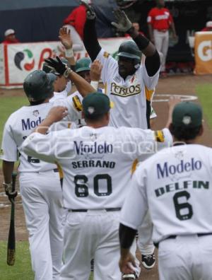 PERICOS VS ÁGUILAS . BEISBOL