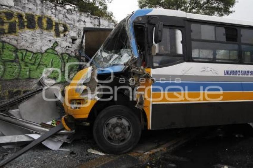 CHOQUE TRANSPORTE PÚBLICO