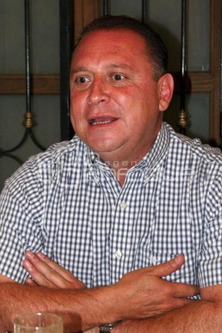 NÉSTOR GORDILLO