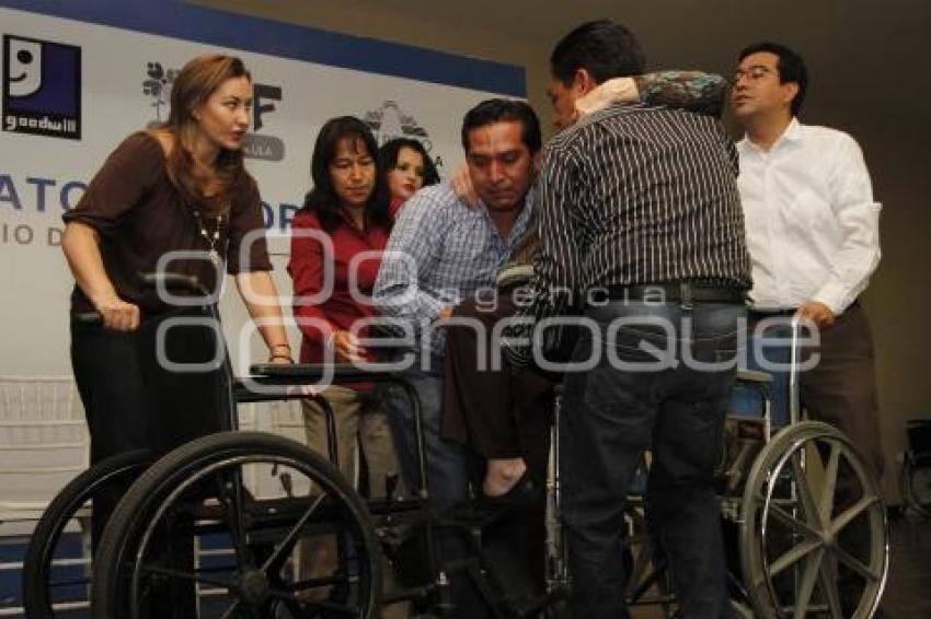 ENTREGA DIF ESTATAL APARATOS A DISCAPACITADOS