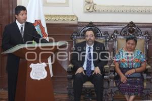 RECONOCIMIENTO JUAN DE PALAFOX Y MENDOZA A RIGOBERTA MENCHÚ