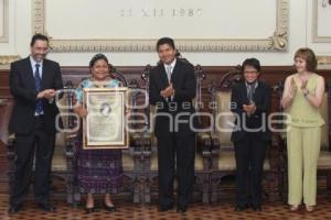 RECONOCIMIENTO JUAN DE PALAFOX Y MENDOZA A ROGOBERTA MENCHÚ