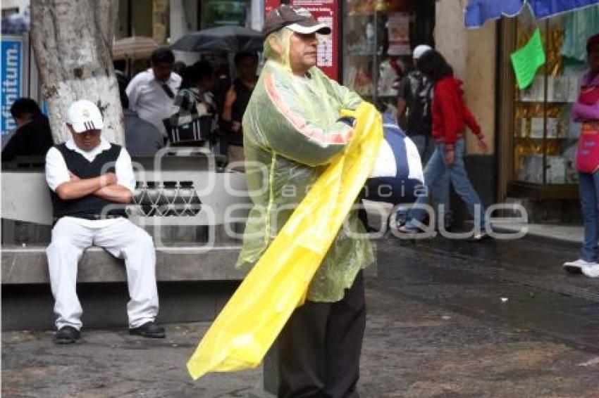 CLIMA LLUVIOSO Y FRÍO