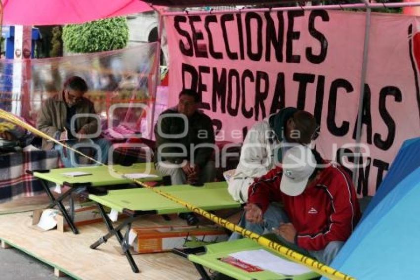 MAESTROS EN HUELGA DE HAMBRE