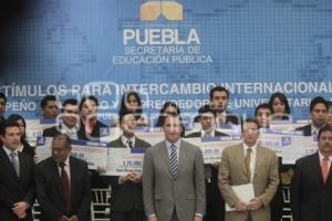 GOBERNADOR . ESTÍMULOS INTERCAMBIO