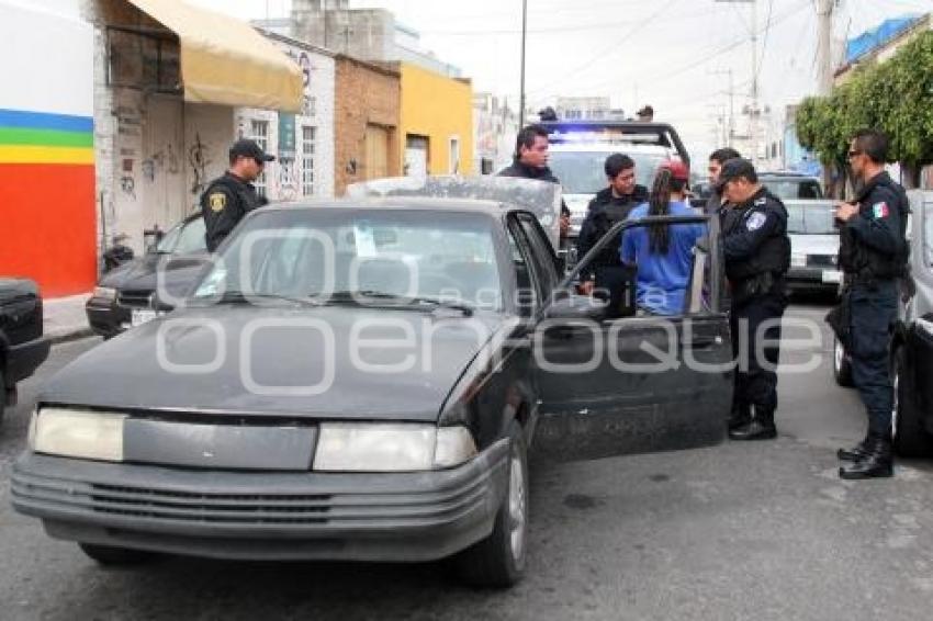 POLICIA ESTATAL SUPEVISA AUTO SOSPECHOSO