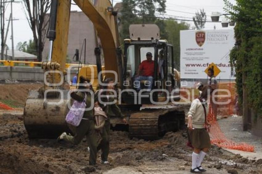 OBRAS EN LA RECTA A CHOLULA COLECTOR PLUVIAL