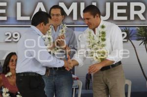 COLOCAN PRIMERA PIEDRA DE HOSPITAL EN TEHUACÁN