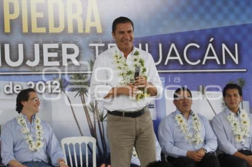 COLOCAN PRIMERA PIEDRA DE HOSPITAL EN TEHUACÁN