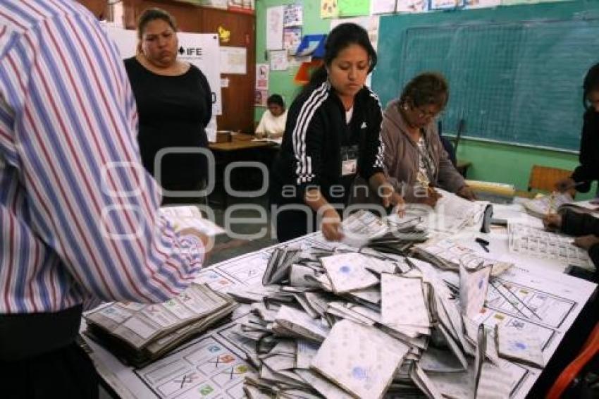 ELECCIONES 2012. CIERRE DE CASILLAS