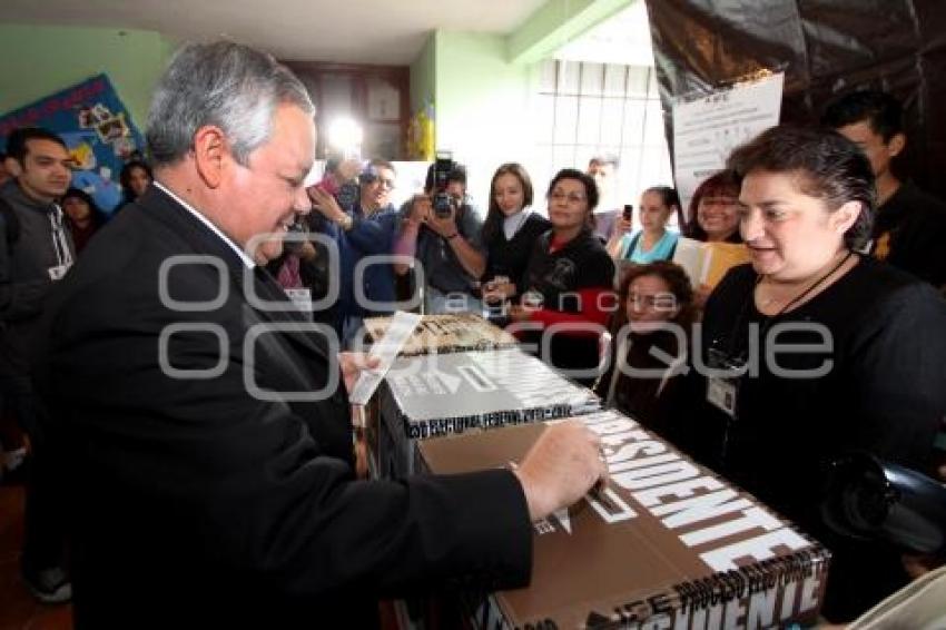 ELECCIONES 2012.MONSEÑOR VÍCTOR SÁNCHEZ