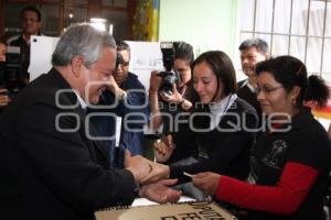 ELECCIONES 2012.MONSEÑOR VÍCTOR SÁNCHEZ