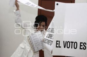 ELECCIONES 2012. LUCERO SALDAÑA