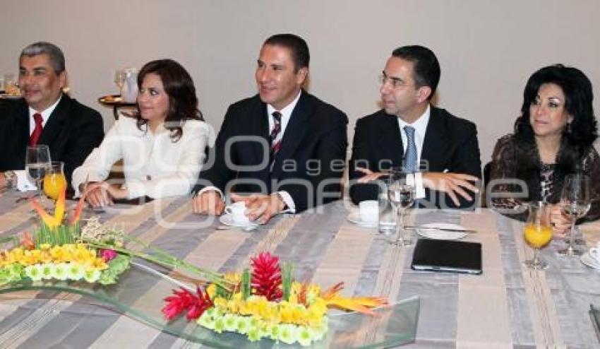 GOBERNADOR . REUNIÓN LEGISLADORES ELECTOS