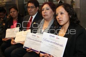 RECONOCIMIENTOS A DOCENTES