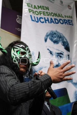 EXÁMEN PROFESIONAL PARA LUCHADORES