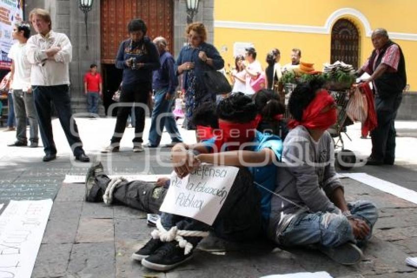 MANIFESTACIÓN ESTUDIANTES