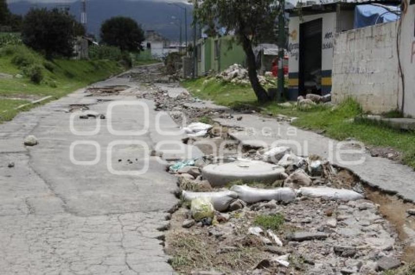 ACCESO A CANOA EN MAL ESTADO