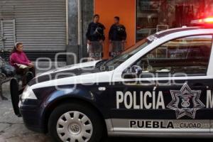 POLICÍAS EN LA 5 DE MAYO