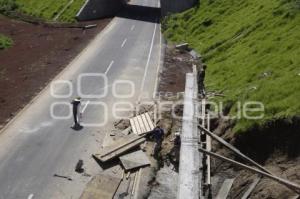 HUNDIMIENTO . PUENTE UDLA