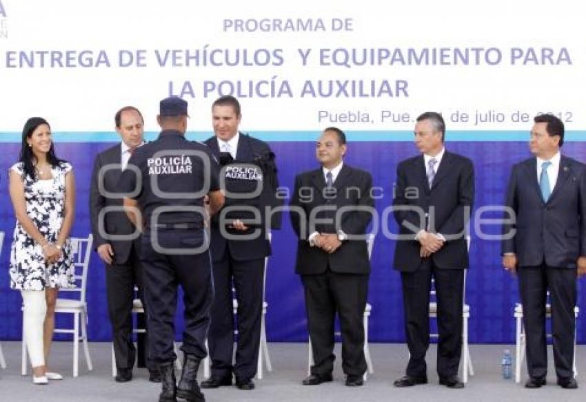 ENTREGA VEHICULOS EQUIPAMIENTO POLICIA AUXILIAR