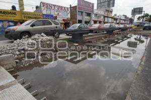 CARRIL DEL METROBÚS COMO ESTACIONAMIENTO